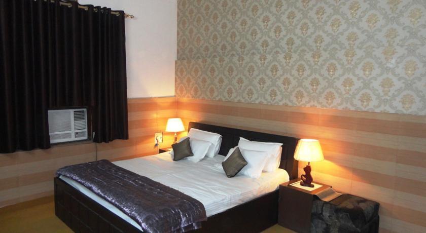 Hotel Fabexpress Landmark Awadh Lucknow Esterno foto
