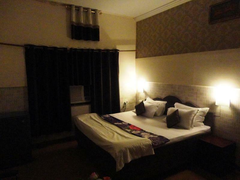 Hotel Fabexpress Landmark Awadh Lucknow Esterno foto