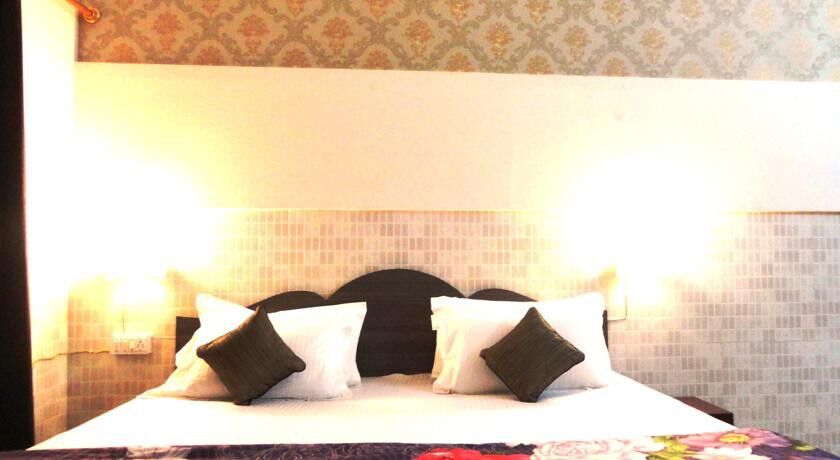 Hotel Fabexpress Landmark Awadh Lucknow Esterno foto